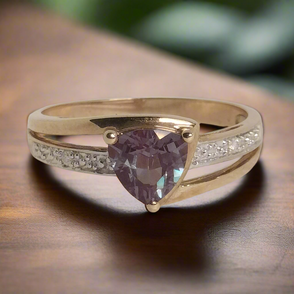 10k Gold Alexandrite and Diamond Ring