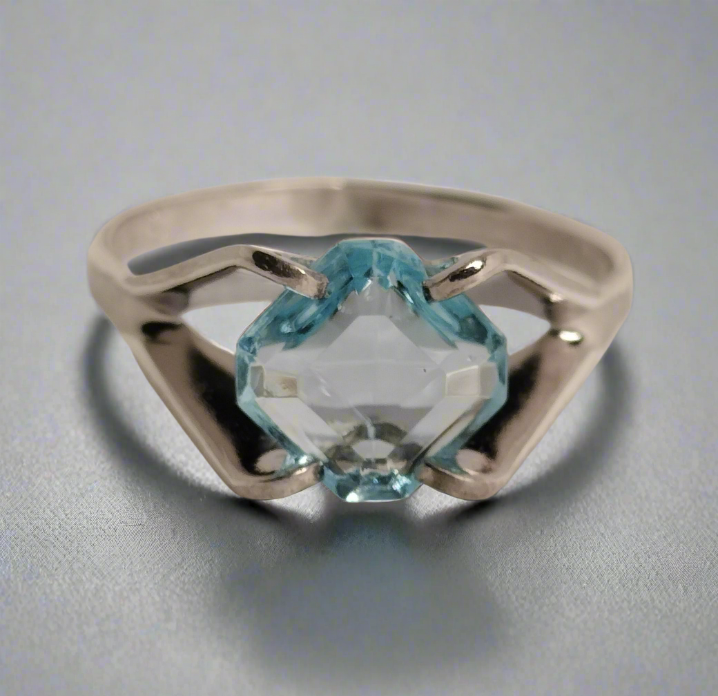 Sterling Silver Blue Topaz Ring