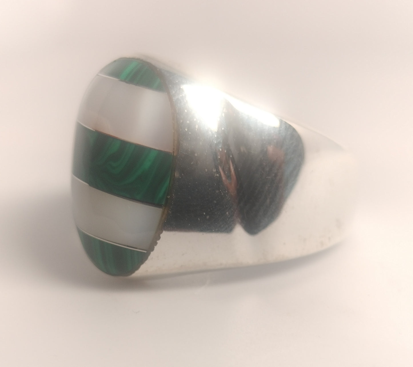 Sterling Silver Malachite and Mother of Pearl Ring
