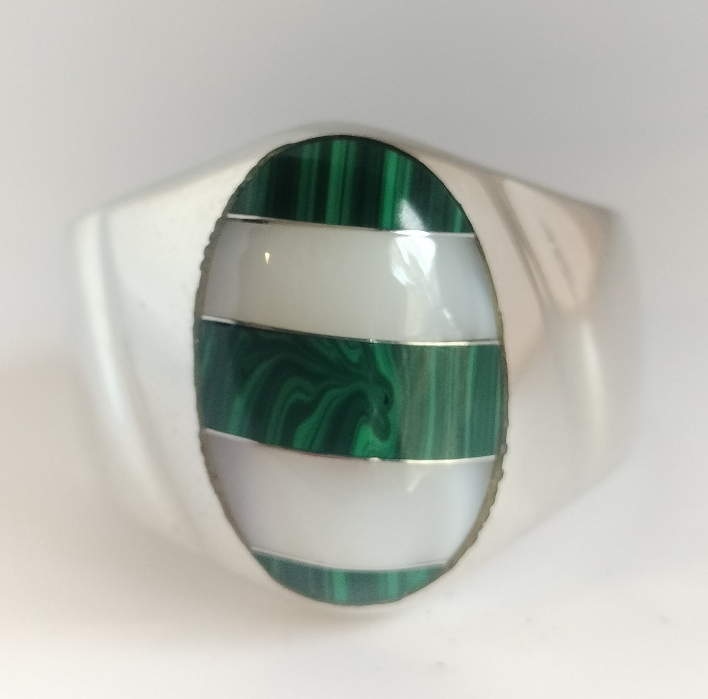 Sterling Silver Malachite and Mother of Pearl Ring