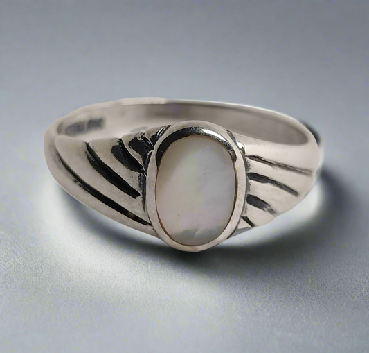 Sterling Silver Mother Of Pearl Ring