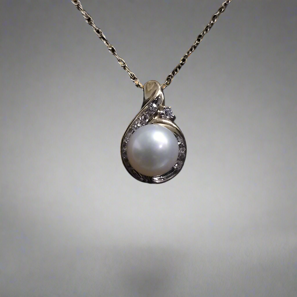 10k Gold Pearl and Diamond Pendant and Chain