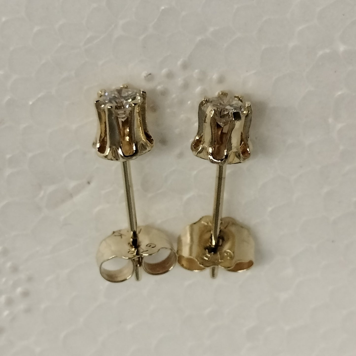 14 Karat Gold Diamond Earrings .20 Carats Total Weight