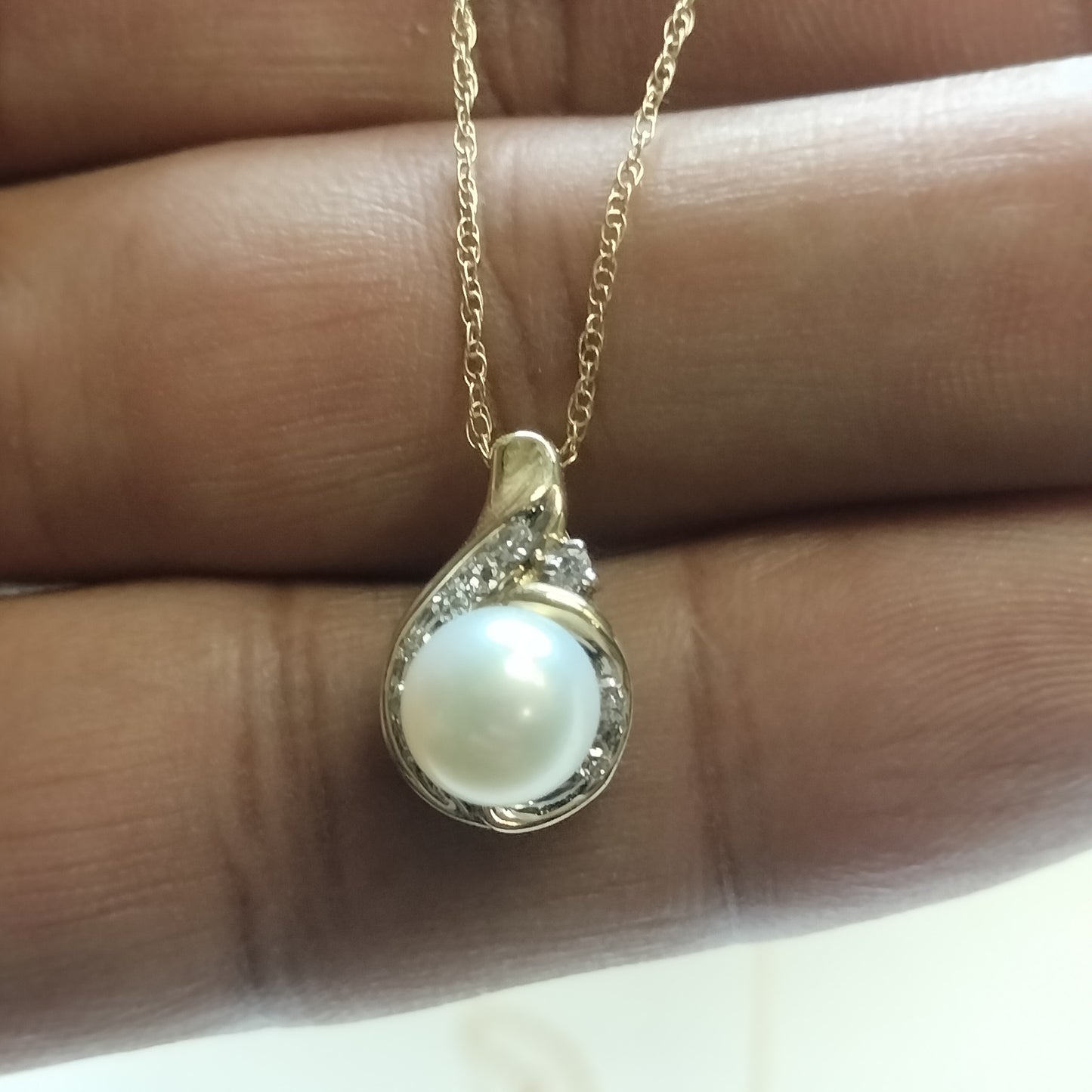 10k Gold Pearl and Diamond Pendant and Chain