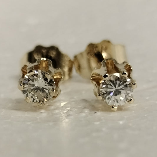 14 Karat Gold Diamond Earrings .20 Carats Total Weight