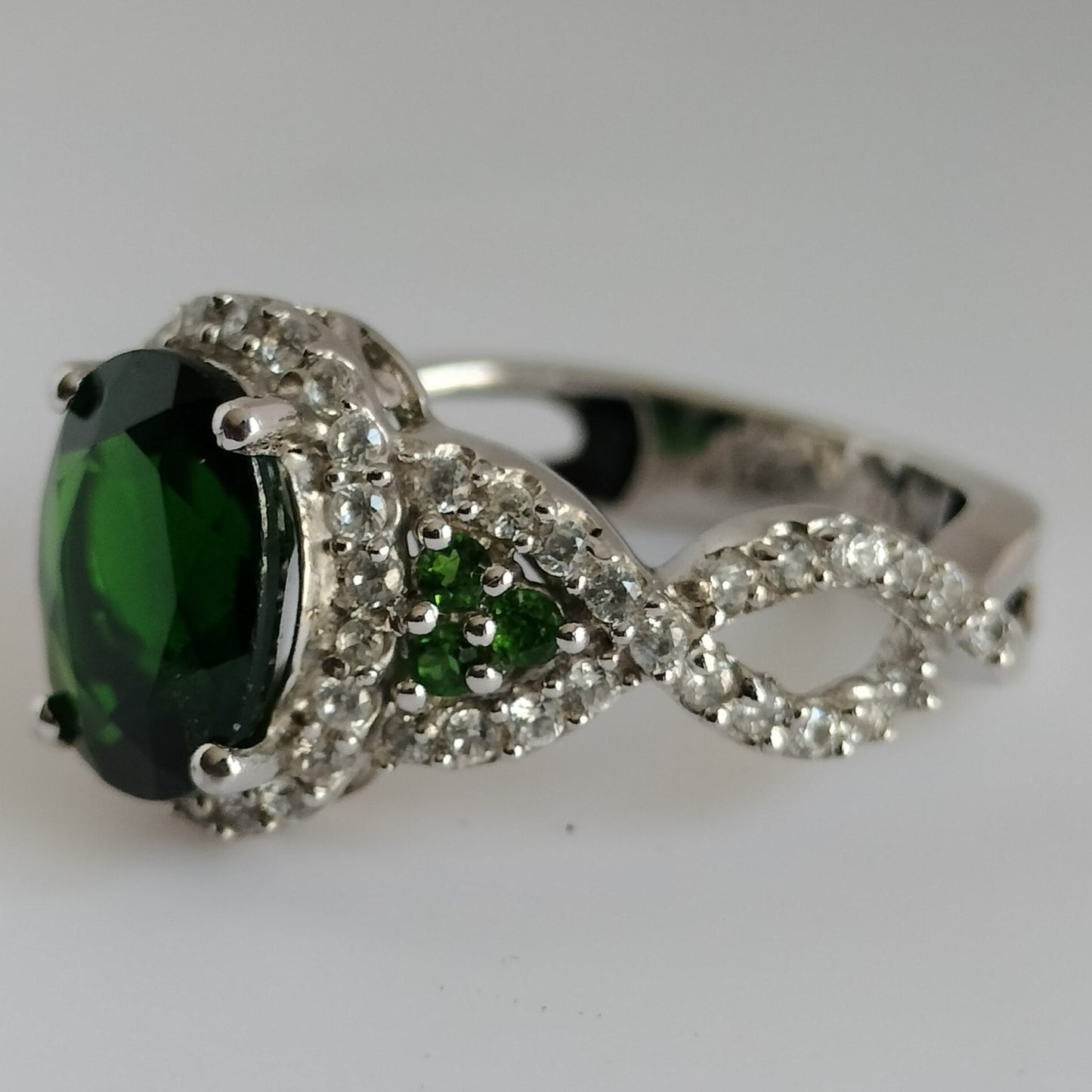 Sterling Silver Green Stone Ring